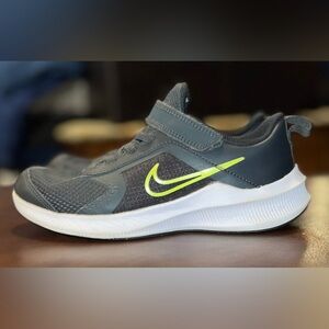 Nike Downshifter 11 Little Kids Style Cz3959-011 Size 3Y